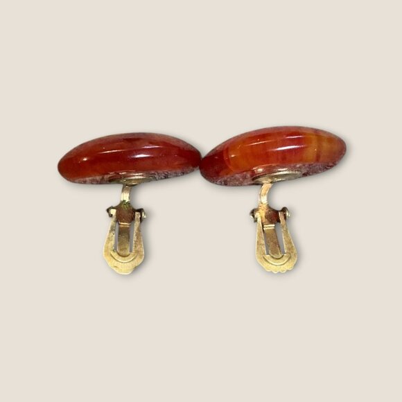 Estate Vintage Bakelite Clip-On Earrings Marbled Amber Brown Round Design - Picture 6 of 8